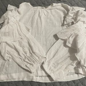 Olivacious flowy sleeve shirt size small